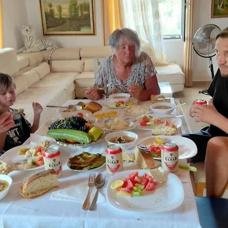 Konaku Zenelaj Selcke E Madhe Memaliaj Апартаменты *