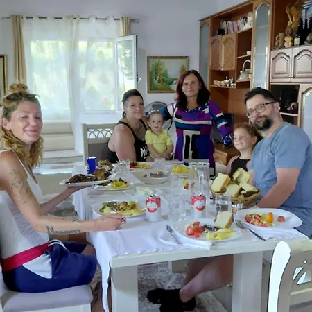 Διαμέρισμα Konaku Zenelaj Selcke E Madhe Memaliaj