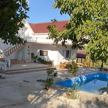 Konaku Zenelaj Selcke E Madhe Memaliaj Apartment *